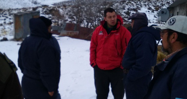 Rescataron a familia en cercanías de Gastre que se encontraba aislada por la nieve