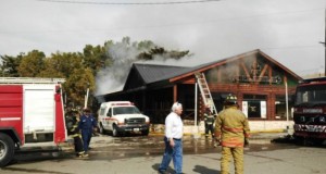 Comodoro: Un bombero falleció al quedar atrapado en un incendio en un bar