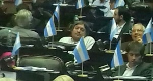 ¿cansados de que? Máximo Kirchner y Axel Kicillof se durmieron en plena sesión
