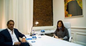 En medio de las denuncias por fraude y lavado, Cristina se mostró con Scioli