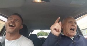 Tiene Alzheimer y recupera la memoria cuando canta