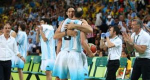 Argentina le ganó un histórico y emotivo clásico en básquet a Brasil