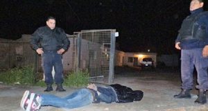 Trelew: Ladrón fue apresado por la policía después de robar una mochila con libros, celular y otras pertenencias