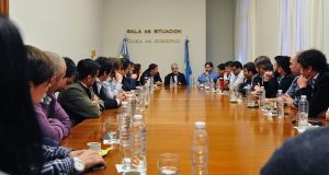 Chubut: Das Neves reunió a jóvenes que integran el gabinete y los convocó a una participación política más activa