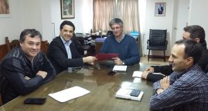 Chubut: El gobierno entregó aporte para aprovechamiento de recurso forestal en Alto Río Percy