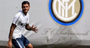 ¡Infraganti! Descubren a Mauro Icardi a los besos con otra mujer