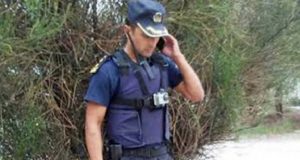 Trelew: El jefe policial que sale a patrullar con una GoPro en el pecho