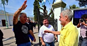 Chubut: Glorias del fútbol Argentino visitaron al gobernador Das Neves