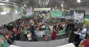 El Hoyo: Emotivo discurso del gobernador Das Neves a los jóvenes