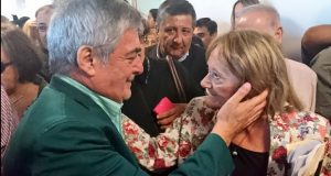 Chubut: Das Neves entrega viviendas e inaugura obras en El Maitén y Esquel