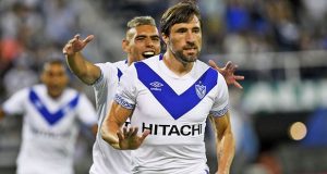 El fútbol volvió a pura acción: Vélez se impuso a Estudiantes de La Plata en la última jugada