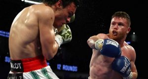 Canelo Alvarez demolió a Chávez Jr y confirmó el combate con Golokvin