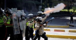 El Ministro de Defensa venezolano reconoció los abusos de las fuerzas chavistas contra los opositores
