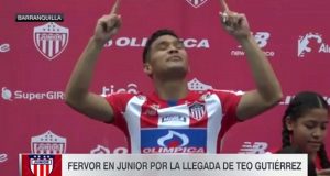 Multitudinaria y conmovedora recepción a Teo Gutiérrez en el estadio de Junior