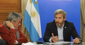 Chubut: Das Neves reclamó a Frigerio por el estado de las rutas nacionales en Chubut y la continuidad del aterrazamiento del Chenque