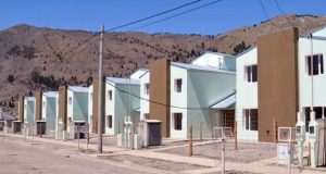 Chubut: Arcioni entrega 12 nuevas viviendas en Esquel