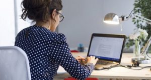 Facebook ofrece becas para estudiar desarrollo web y análisis de datos