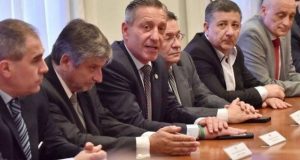 Chubut: Arcioni firma prórroga de operación del Área Bella Vista Oeste y preside lanzamiento de LASA que unirá la Patagonia con Chile