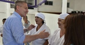 Chubut: El gobernador inauguró emprendimiento social y entregó equipamiento en Lago Puelo
