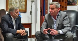 Chubut: Aranguren fue recibido en la Casa de Gobierno por el gobernador