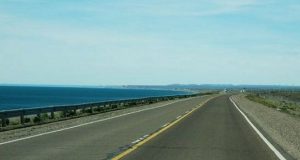 Comodoro: Su esposa le aseguró que no lo quería más y él se arrojó del vehículo en movimiento