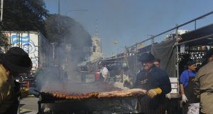 Un especialista advierte que en Argentina hay mucho cáncer de colon porque se come demasiada carne asada