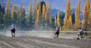 Esquel: El domingo se disputó en el Hipodromo de la ciudad el «Gran Premio día del Trabajador»