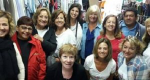 Chubut: La feria solidaria de Trelew junta billetes de dos pesos para comprar pañales