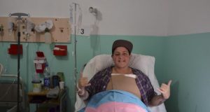 Bariloche: El hospital público realizó cirugía de tórax a tres jóvenes trans