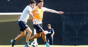Tevez y Gago trabajaron con normalidad, ¿juegan los dos?