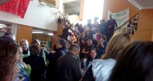 Chubut: Los gremios rechazaron la oferta del Gobierno, sigue el paro y la toma del Ministerio de Educación