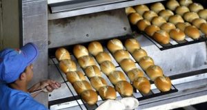 El precio del pan podría superar los 80 pesos por el aumento de la harina
