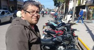 Arregló una heladera y devolvió los 50 mil pesos que había escondido su dueño fallecido