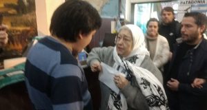 Madres de Plaza de Mayo reclaman en la Casa del Chubut por Jones Huala