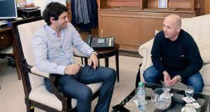 Chubut: Sastre pagó sueldos, aguinaldos y fue recibido en la Casa Rosada