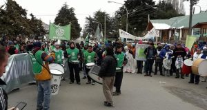 Esquel: Trabajadores estatales se movilizaron por las calles de la ciudad