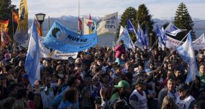 Bariloche: Miles de barilochenses repudiaron el ajuste de Macri