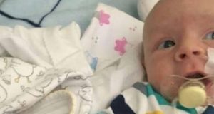 El desesperado pedido de la familia de un bebé que sufre atrofia muscular espinal
