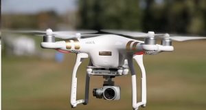 Video | Qué ocurre cuando un dron choca contra el ala de un avión
