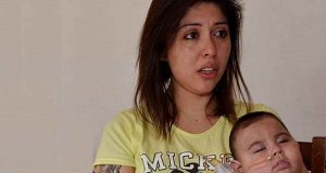 Esquel: Dos obras sociales dejaron sin cobertura a un bebé oxígeno dependiente