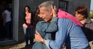 Chubut | Arcioni visitó barrios e instituciones de Comodoro Rivadavia
