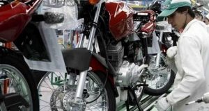 Economía | Comercio minorista: Electrónicos y motos, dos rubros en compás de espera