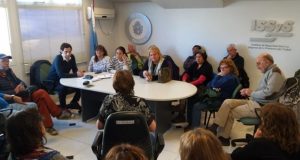 Esquel | El Directorio de Seros se reunió con los jubilados que ocupan el edificio hace más de 90 días
