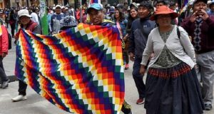 Violentos incidentes en La Paz tras el primer día de Áñez al poder
