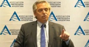Fernández explicitó finalmente su respaldo político a la apertura minera en Chubut y Mendoza
