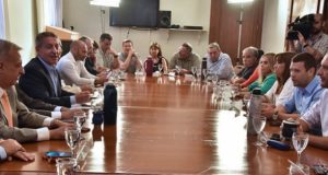 Chubut | Sin Sastre presente Arcioni encabezó una tensa reunión con su gabinete y diputados de Chubut Al Frente