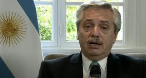 Fernández anunció que suspenden la repatriación de argentinos varados