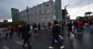 Trelew | Emotivo abrazo de trabajadores de la salud al Hospital Zonal