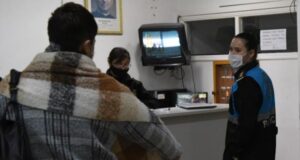 Chubut | La Jefatura de la Policía levantó la disponibilidad preventiva a Laura Mirantes y la designó en la Comisaría Cuarta de Madryn