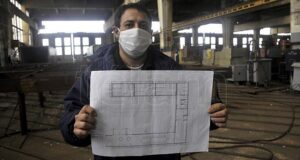 El principal astillero del país se readecuó para ayudar al sistema de salud y a las víctimas de violencia